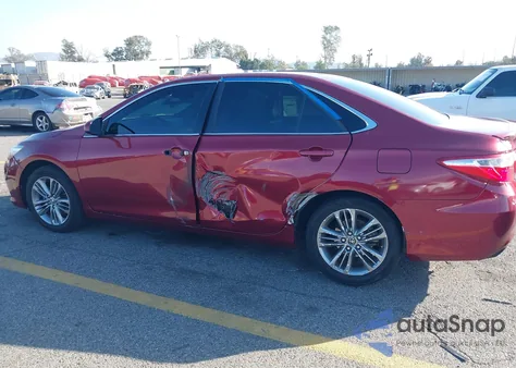 2016 Toyota Camry Se z USA, uszkodzony, nr VIN 4T1BF1FK8GU564600